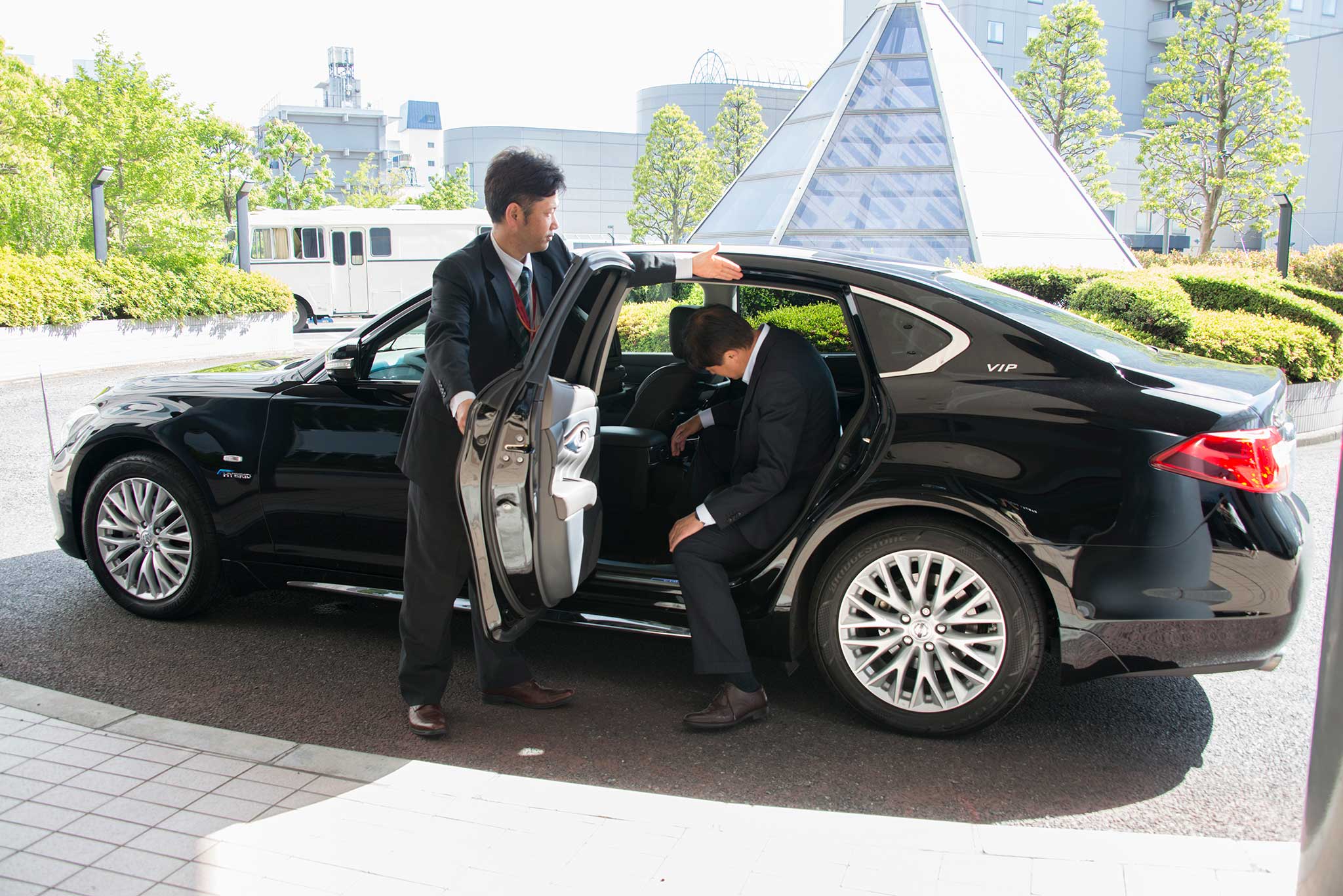 役員車 安心 安全の自家用自動車管理業務 運行マネジメントサービス株式会社